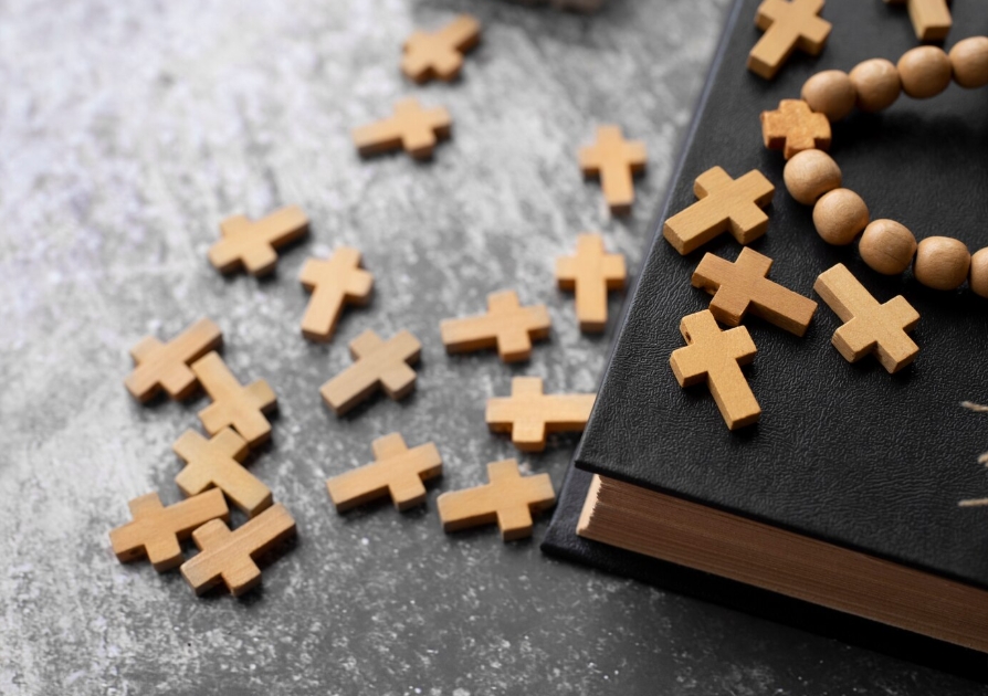 Difference Between Catholic and Christian: Key Differences